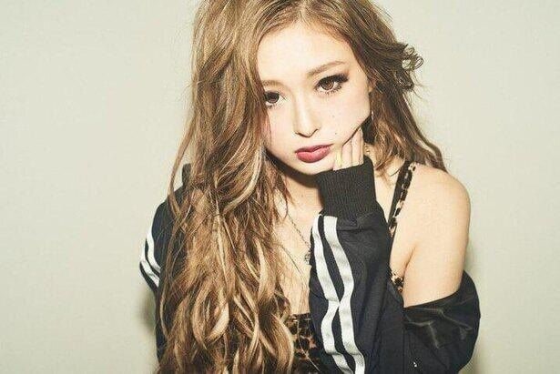 振り返る仕草にきゅんの浴衣姿の“透明感”…ゆうちゃみ、アップヘアの美顔姿に「透明感の権化」「眼福」
