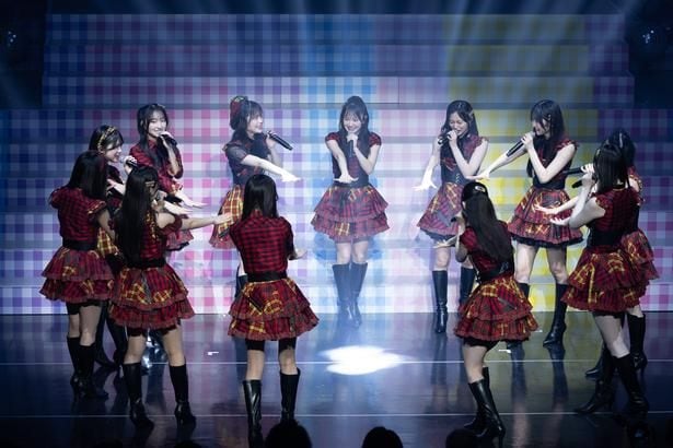 「AKB48 19期生昇格記念LIVE ～次の夏まで、ギンガムチェック～」より