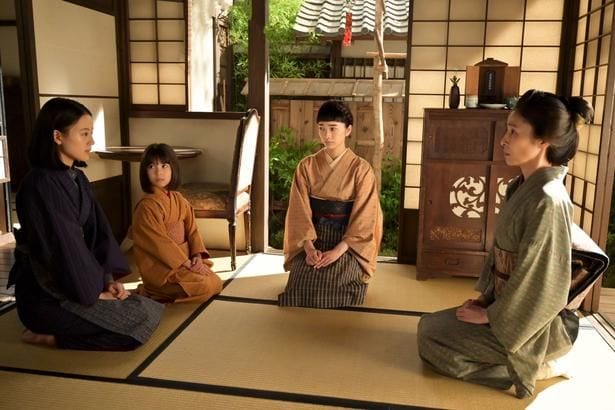 直美(上坂樹里)は美津(水野美紀)と環(英茉)に大きな決断を打ち明ける