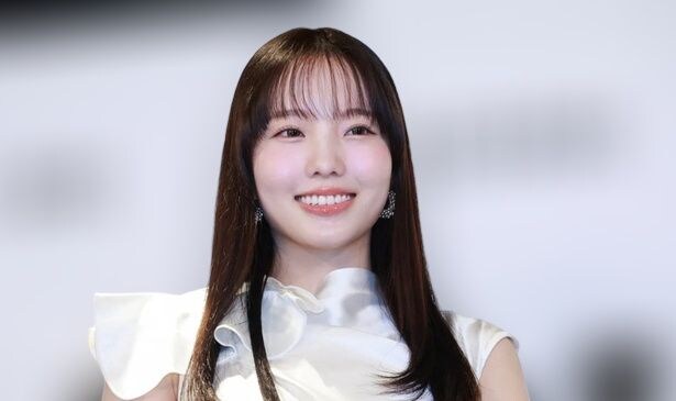 “ピンク”の差し色がかわいらしいスケート衣装…本田真凜、無邪気な笑顔に「かわいい」「素晴らしい」