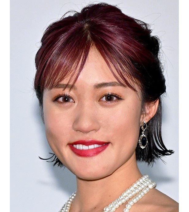 “透け感”ある衣装が指先まで彩る…王林、澄んだ横向き美顔姿に「色っぽい」「クレオパトラの夢」と反響