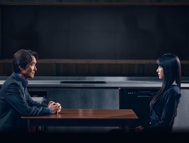 「こんなに親密な裏切り者」