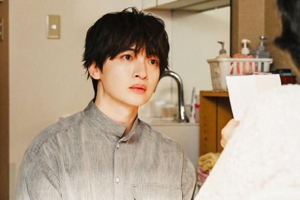 介護施設の老女は、正樹(玉森裕太)を、そして真弓と結婚していることも覚えていた