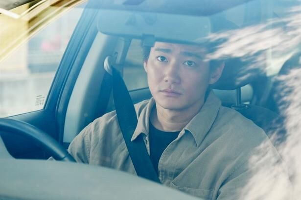 元・刑事&元・殺人犯の津村(野村周平)。正樹を執拗に追う理由は?