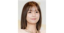 上下デニムのカジュアルコーデ…芳根京子、パリの街を散策するオフショに「かわいすぎる」「デニム似合う」の声