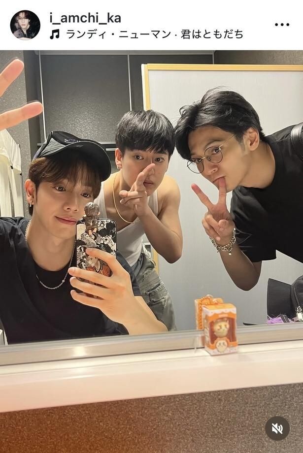 【写真】n.SSign・KAZUTA、三山凌輝&上田堪大と鏡越しにピースする3ショットがかわいすぎる