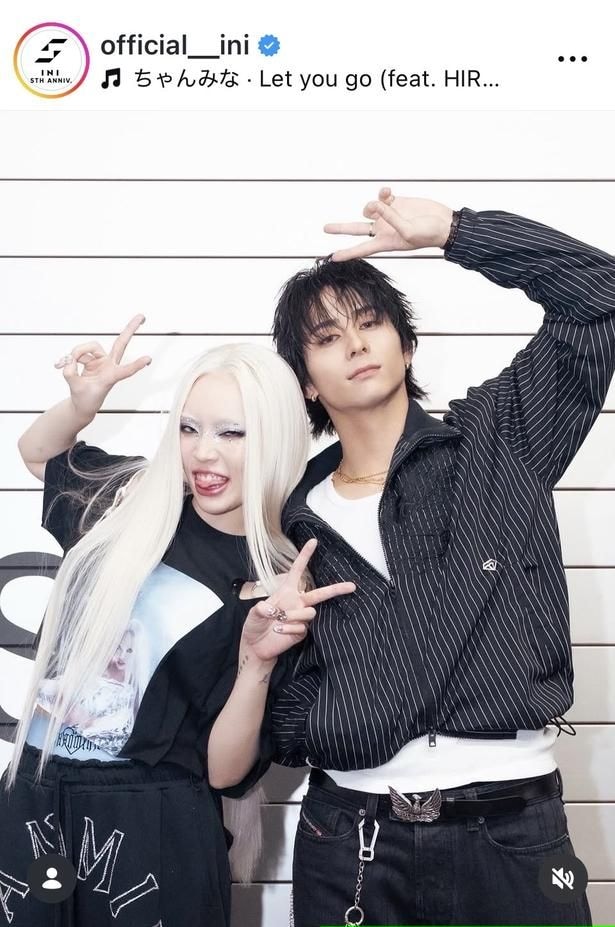【写真】西洸人、笑顔でダブルピースするちゃんみなの横でクールにピース