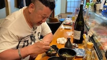 ケンドーコバヤシが静岡・富士を満喫　味の染みた金目鯛煮付と地酒を堪能する＜ケンコバのほろ酔いビジホ泊 全国版＞