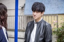 横山裕“磯貝”が「12人殺し」の自宅へ…緊迫の展開に「ドキドキが止まらない」と反響＜今夜もシリアルキラーと待ち合わせ＞