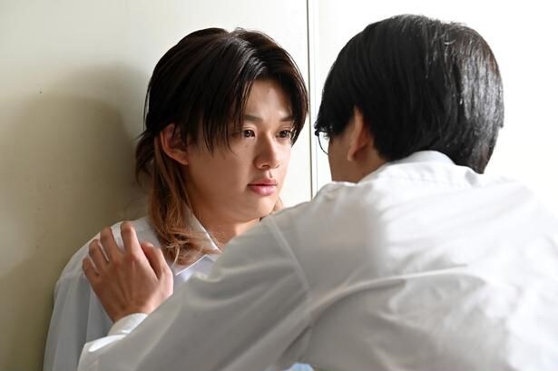 瀬戸利樹“高明”がBUDDiiS・小川史記“直也”をマッサージで包み込む…第3話あらすじ&場面写真公開<しもべの王子様>