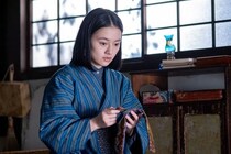 上坂樹里“直美”が内田慈“文”の家で見つけた“お守りの秘密”に視聴者衝撃「文さんは産みの母？」と考察広がる＜風、薫る＞
