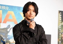 山崎賢人、橋本環奈＆岡山天音からの言葉に照れ隠し「“戦える人”になっちゃいました(笑)」