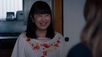 かたせ梨乃“美子”が豆原一成“紘”をストーキングする姿に「ホラーすぎる」「ぎゃあぁぁ」と視聴者騒然＜夫婦と16歳＞