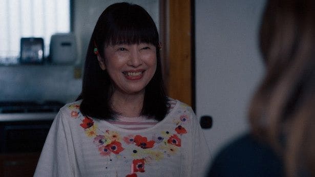 かたせ梨乃“美子”が豆原一成“紘”をストーキングする姿に「ホラーすぎる」「ぎゃあぁぁ」と視聴者騒然＜夫婦と16歳＞