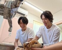相葉雅紀の保護犬トリミングに、犬支援団体を立ち上げた山下智久が登場＜嗚呼!!みんなの動物園＞