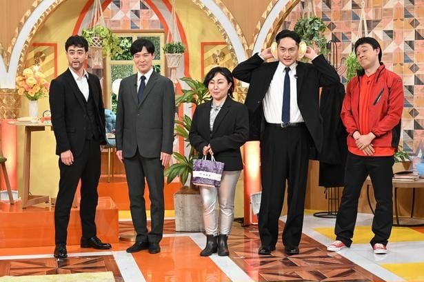 キンタロー。らがモノマネを披露する