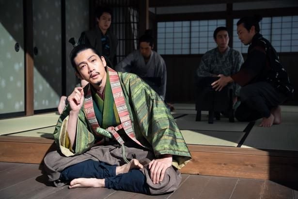 徳川家康(松下洸平)は明智勢に囲まれることを恐れ「伊賀越え」を決意