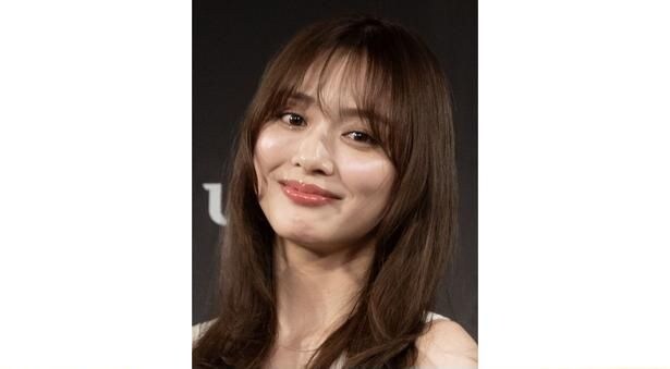 「だーりお可愛すぎるでしょ」…内田理央、美腕のぞくノースリーブ姿の休日オフショットを公開