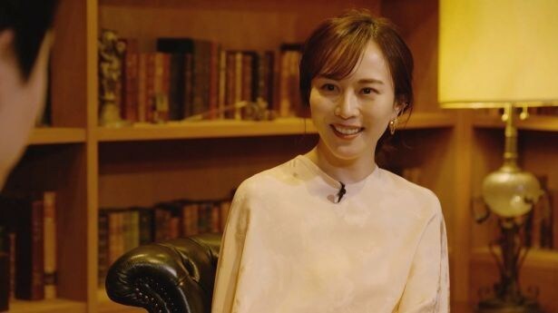 比嘉愛未、大英帝国王冠に秘められたイギリス王室の栄光と苦悩の物語に迫る＜ロイヤルトレジャー＞