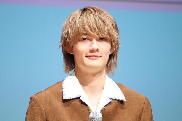 「フッ」の決め台詞も…佐野勇斗&シニカルモルコの2ショットに「不機嫌はやちゃんかわいい」の声＜君の好きは無敵＞