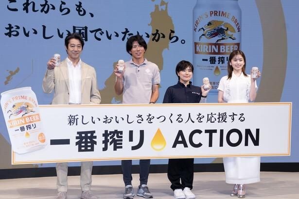 (左より)堤真一、米農家・宮嵜さん、ウニ生産加工者・眞下さん、小芝風花