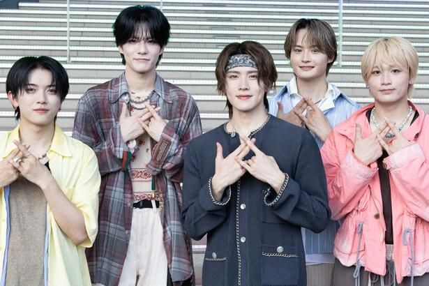 DXTEEN、7thシングル「Wanna」リリース記念イベント開催　大久保波瑠、冷蔵庫が「スイカでパンパン」と明かす