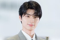 ブラックスーツが漂わせる余裕が印象的…本田響矢、クールで鋭い眼差しに「カッコ良過ぎ」「素敵過ぎ!!」