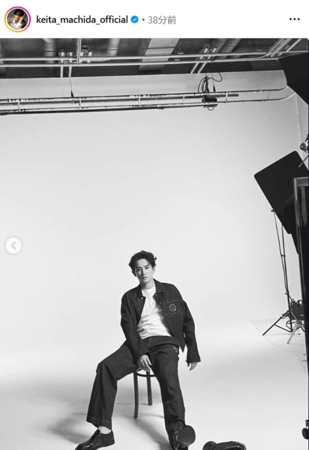 【写真】「見た瞬間息をのんでしまった」…町田啓太、ジャケット×パンツの雑誌オフショット