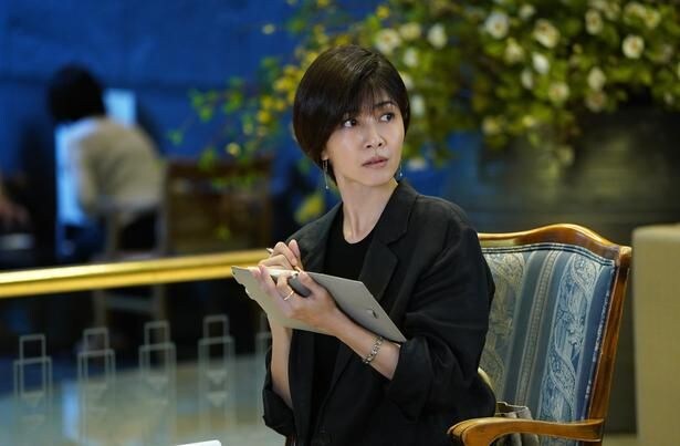莉奈(桜井日奈子)の危険なトラブルに遭遇した葵(内田有紀)