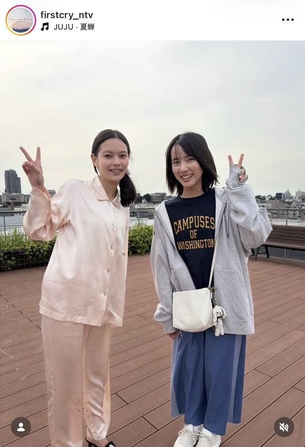 【写真】並木彩華&夏子のかわいすぎるピースショット