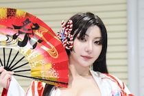 “ミスヤングマガジン”麻倉瑞季の「スト6」不知火舞コスプレ「細かく作り込んだ羽織がお気に入り」＜EVO Japan 2026＞