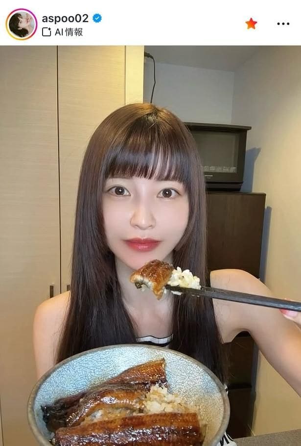 【写真】岸明日香、うな丼を前に“ノースリーブ”×艶髪姿