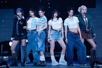 ILLITの日本最終公演にHANAのJISOO、MOMOKAがサプライズ登場　初のコラボステージにファン歓喜