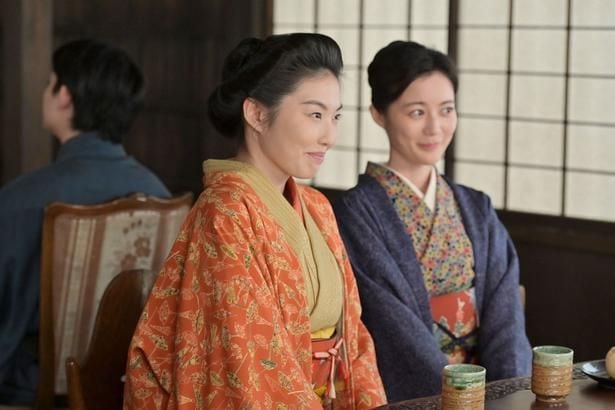 しのぶ(木越明)は通訳の夫と結婚しのろけ話が止まらない