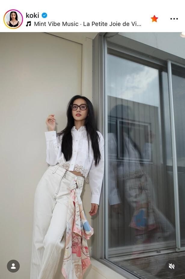 【写真】Koki,、オールホワイトで“170cm・9頭身”の美スタイル