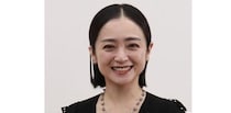 安達祐実、芝生の上でちょこんと体育座りする写真に「まって、可愛すぎ…」など反響