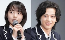 稲垣来泉＆森本陸斗、制服姿＆手作りボードで宣伝活動の裏側ショットに「さわやかな2人組に癒されます」の声＜GTO＞