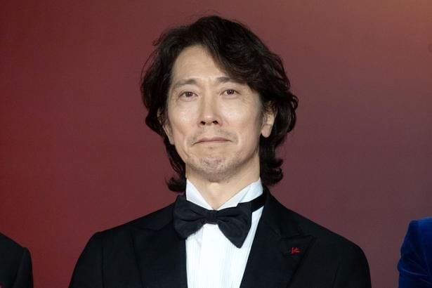 佐々木蔵之介、ドラマでは見られない穏やかな笑顔のオフショットに「うれしい」「心和みます」の声<ラストノート>