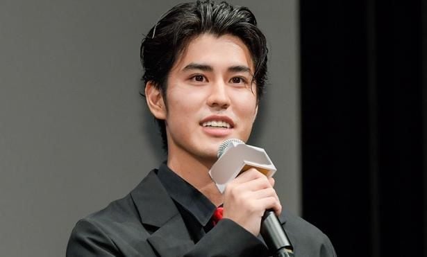 寛一郎“渋川隊員”のオフ時間 ピースサインを決める姿に「胸打たれました」の声<クロスロード>