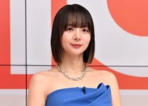 岡田紗佳、タイトなチャイナワンピ姿に「超ステキ」の声…南原清隆とのツーショットも反響