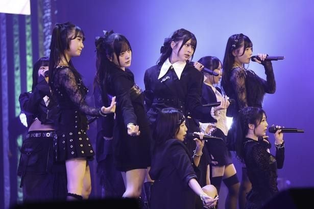 WHITE SCORPIONが「10年目記念で有明に引っ越しだよ!六本木アイドルアイドルフェスティバル2026」で圧巻のステージを披露
