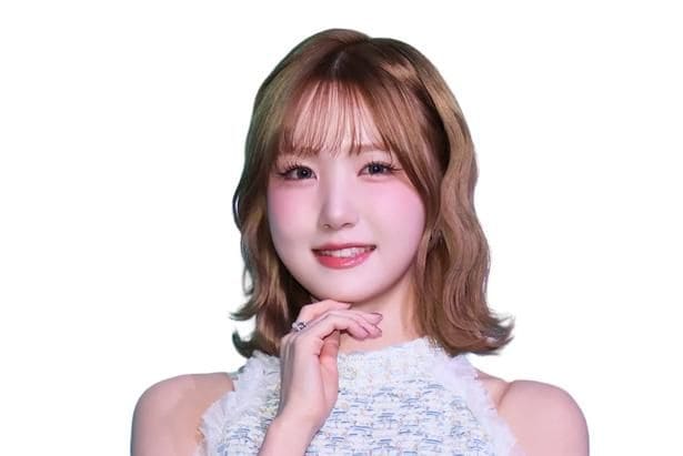 “ノースリーブ”ワンピで魅了…SAY MY NAME・本田仁美、ベッド上の可憐な姿に「綺麗」「スタイル素敵」