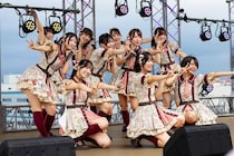 可憐なアイボリーが可愛さ全開のステージで有明の夏を彩る、野外ステージに響き渡るカレアイコール＜RIF2026＞