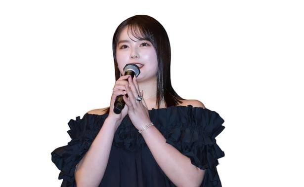 弾む声が聞こえるよう…箭内夢菜“エレナ”、永井花奈“エマ”との「仲良し親子」オフショに反響<夫を殺したはずなのに>