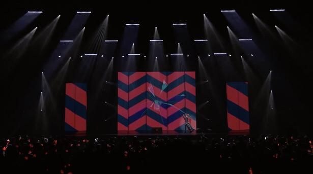 「ローレン・イロアス 1st LIVE “FACE”」より