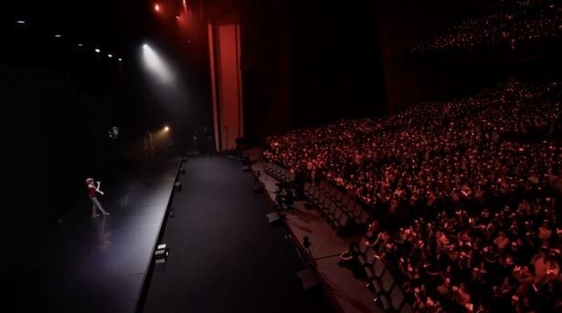  「ローレン・イロアス 1st LIVE “FACE”」より