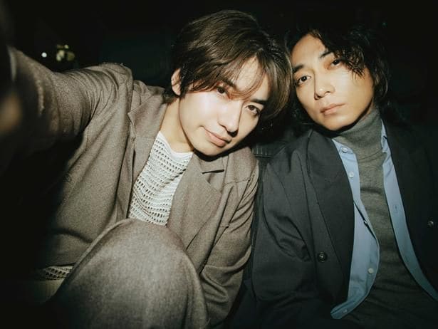 武田航平“朔太郎”&渋谷謙人“久慈”、もし2人が一緒に暮らしたら 写真集「スモークブルーの雨のち晴れ」、掲載カットの一部を公開