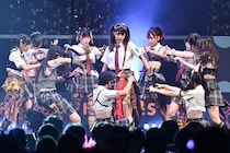 WHITE SCORPIONがノンストップの熱狂パフォーマンスで魅了「TIF2026」HEAT GARAGEをヘドバン＆コールで爆揺れさせる