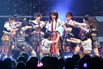 WHITE SCORPIONがノンストップの熱狂パフォーマンスで魅了「TIF2026」HEAT GARAGEをヘドバン＆コールで爆揺れさせる