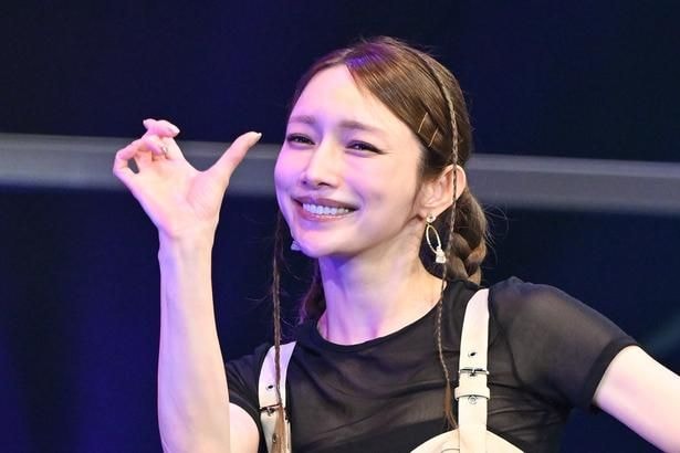 後藤真希、40歳になっても変わらぬ美スタイル＆歌声で「私がオバさんになっても」をカバー＜TIF2026＞